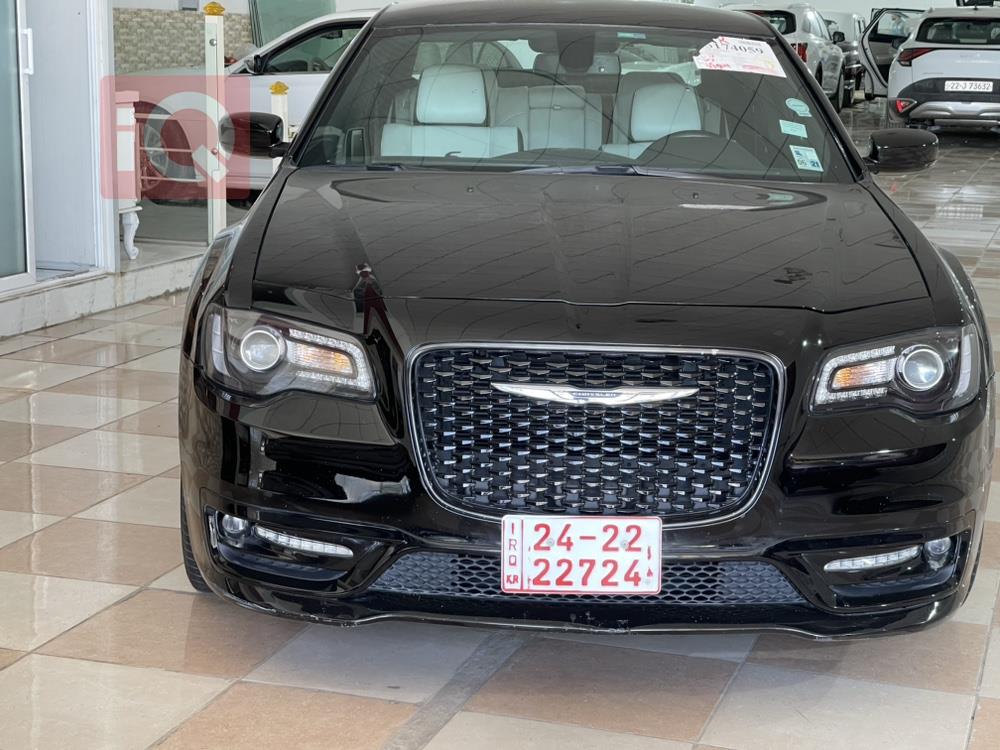 کرایسلەر 300